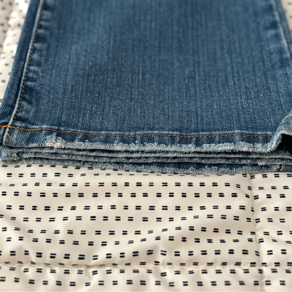 Women’s Abercrombie & Fitch Blue Jeans - Picture 5 of 5